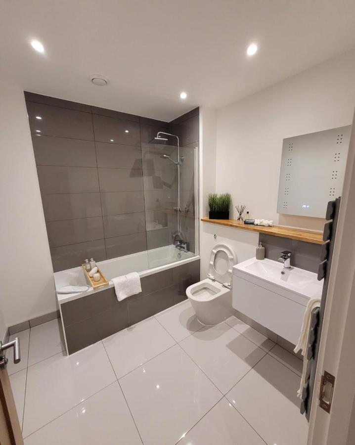 Luxury 1 Bed Apartment In The Centre Of Rochester Wainscot Luaran gambar